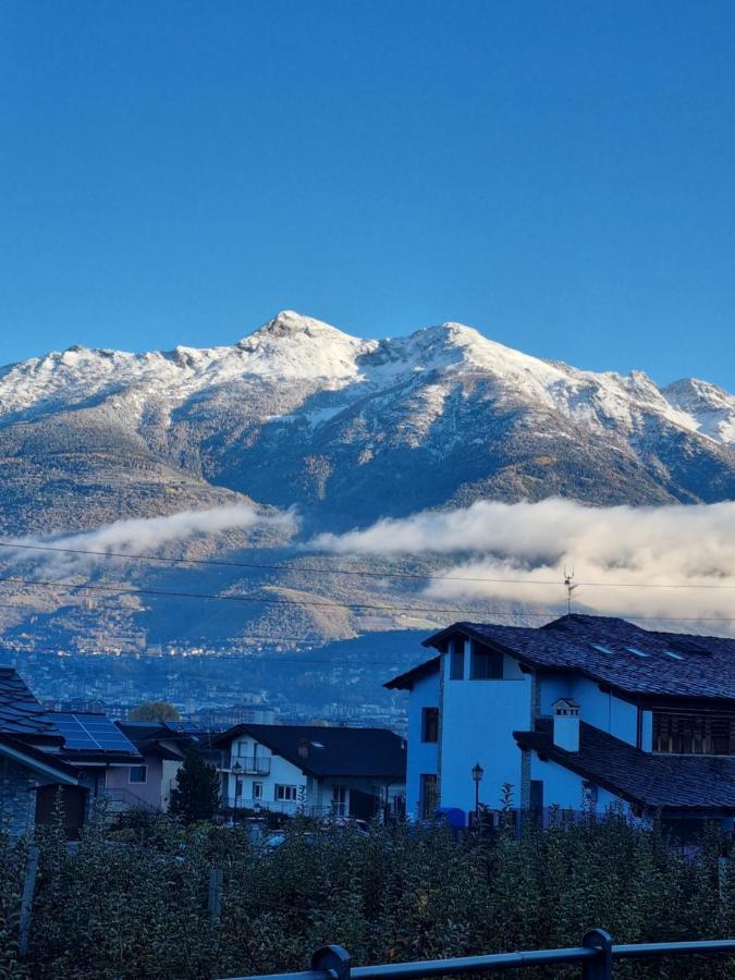 Appartamento piccola mansarda Aosta Esterno foto